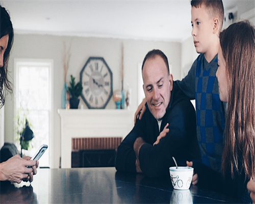 荆州借腹生子哪里有？深度分析三方助孕的法律与现实风险